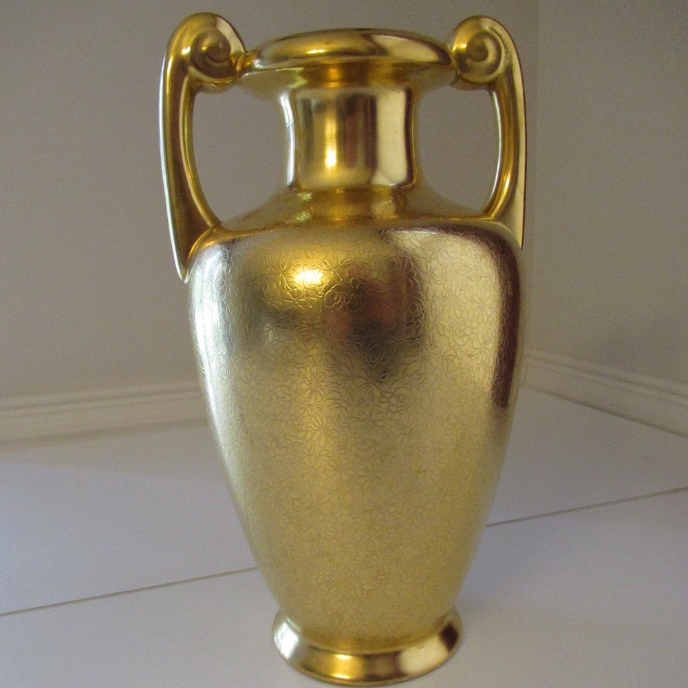 Pickard China Gold Porcelain Urn/Vase